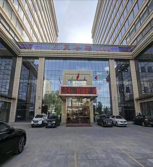 兰州市新区东粤楼酒店蓄意欺骗农民工工资谁为之站台