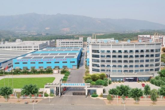 一片好膜供全球——全国劳动模范、江华手机膜“女王”李洪梅的奋斗故事(图2)