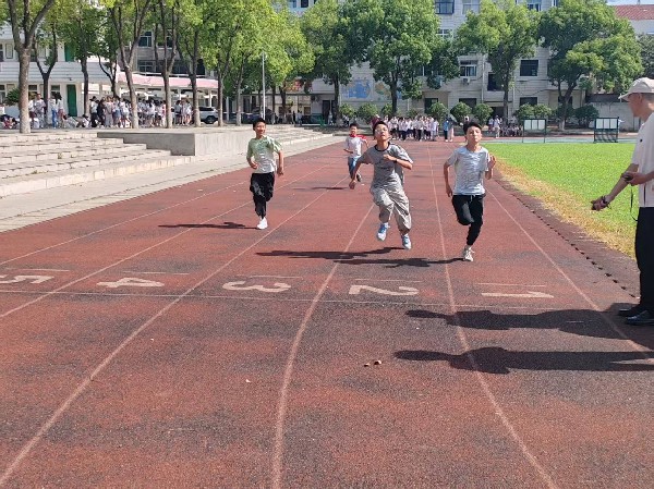 湖北沙洋后港小学组织六年级全体学生开展体育达标测试
