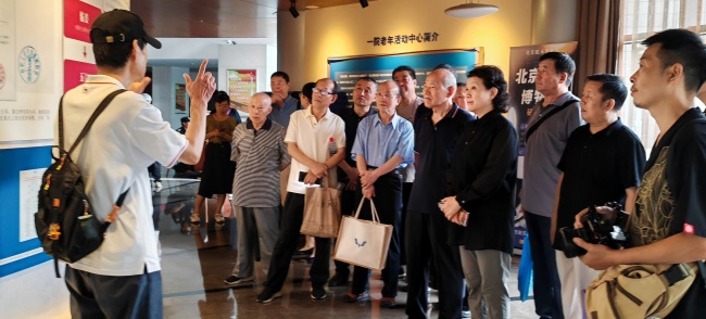 航天一院老年大学携手和义同心书画院以跨区域书画笔会同庆党的生日