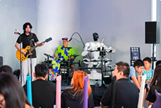 让消费者“可触、可玩、可购”！首家“机器人科技体验店”年内将亮相北京