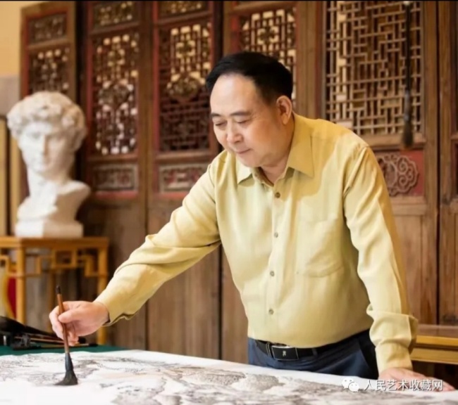 墨韵新途：康建华的艺术探索与成就