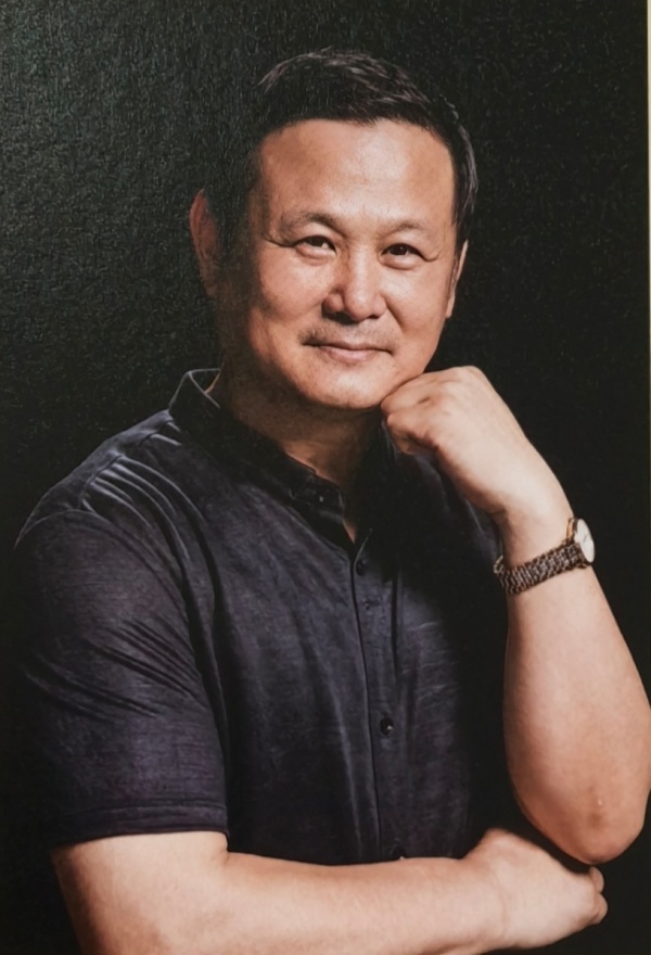 墨韵丹心 笔铸春秋——评书法家墨言（陈明坤）的艺术与人生