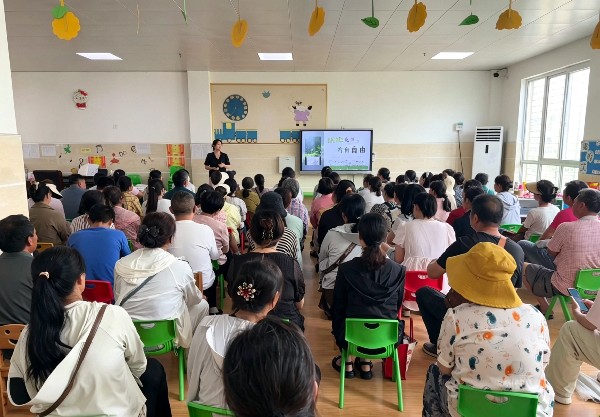湖北沙洋：“童”你一起 “伴”日相约——后港镇第二中心幼儿园开展家长半日开放活动