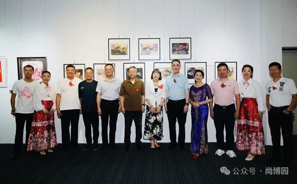 不纸于此，艺启新章！现代剪纸艺术学术展在福州尚博园启幕