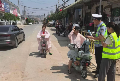 【美丽乡村行】【夏季交安宣传】侯马交警走进农村，把交通安全送到群众身边